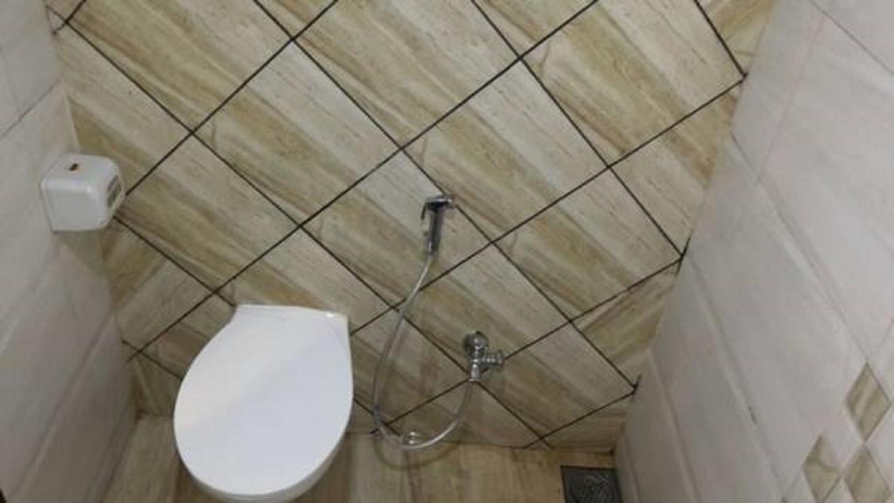 Hotel Crystal 巴罗达 外观 照片